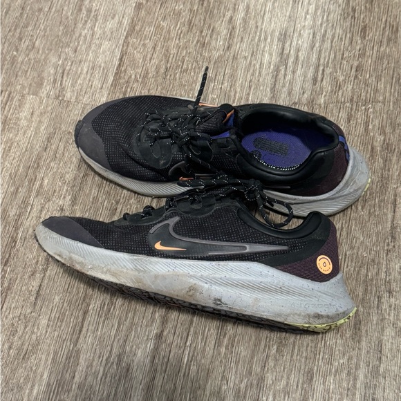 Nike women’s winflo 8 Black and Orange Running Shoes - Picture 1 of 7